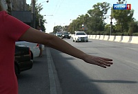 Ростовчанина подозревают в повреждении такси за отказ водителя везти детей без кресла