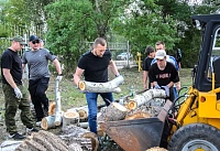 Повалены 30 деревьев и сорвана металлическая конструкция: территорию Гребного канала "Дон" приводят в порядок после урагана