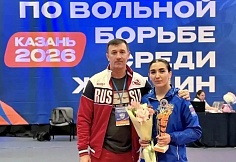 Спортсменка из Ростовской области завоевала бронзу на чемпионате РФ по женской борьбе