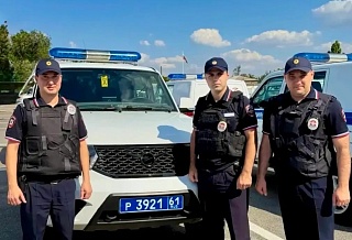 Полицейские нашли ростовчанку, которая ночью заблудилась на кладбище