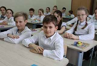 Как обучают в донских учебных заведениях, попавших в рейтинг лучших школ России? Репортаж