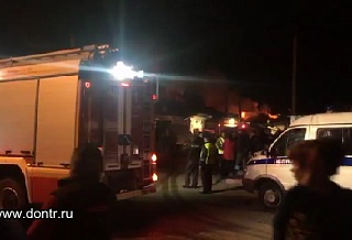 Для тушения пожара на рынке "Восточный" в Ростове-на-Дону привлекли пожарные расчеты из других городов ВИДЕО