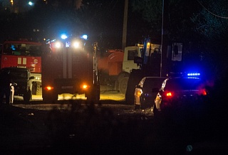 МЧС: на Лелюшенко в Ростове горит рынок, пожару присвоена повышенная категория ВИДЕО