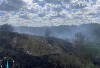 Более 100 квадратных метров охватил огонь под Зерноградом