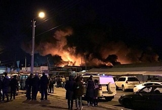 Пожар на рынке "Восточный" в Ростове ликвидирован