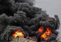 Массированная атака БПЛА: возгорание нефтепродуктов продолжают ликвидировать в Азове