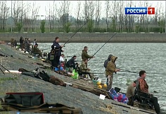 На гребном канале в Ростове прошла спартакиада трудовых коллективов по рыбной ловле