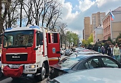 Пожар в ростовской школе № 53: эвакуировано 950 человек