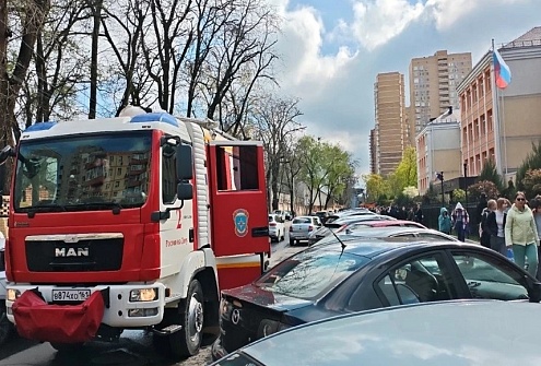 Пожар в ростовской школе № 53: эвакуировано 950 человек