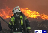 Два пожара тушили в результате падения обломков БПЛА в Ростовской области