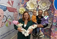 Один шанс на тысячу: в семье из Октябрьского района родилась вторая двойня подряд