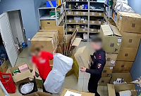 Забрал товар под видом полицейского: в Ростове мужчину задержали за похищение заказов в маркетплейсе