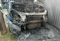 Пытался потушить горящее авто: в Морозовске мужчина пострадал в результате возгорания газели 