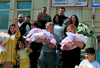 В семье Колесниковых из Таганрога за один раз родились сразу три дочки