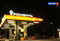 Для кого — проблема, для кого — романтика: на донских заправках ночью образуются целые очереди из машин