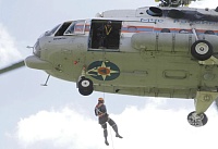 Тренировку по беспарашютному десантированию провели донские спасатели МЧС 